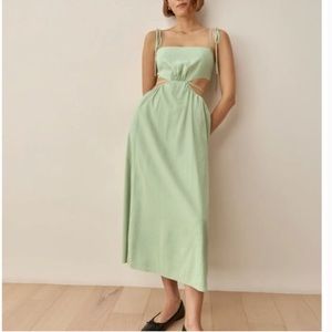 Brand Reformation Size 2 Color Pistachio